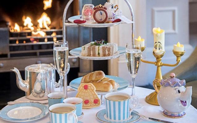 La merenda de La Bella e la Bestia a Londra Un dettaglio della merenda del Kensington Hotel