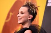 Millie Bobby Brown è stata vittima di bullismo in Inghilterra Un primo piano di Millie Bobby Brown