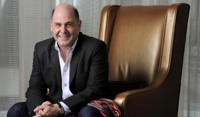 Matthew Weiner accusato di molestie Matthew Weiner in poltrona