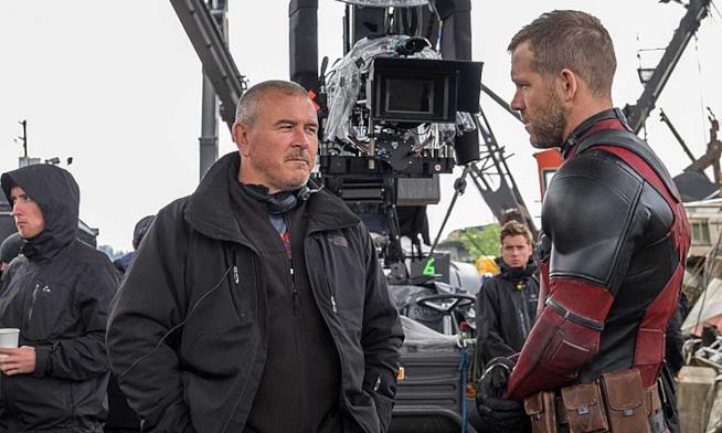 Tim Miller parla del motivo per il quale ha rinunciato a dirigere Deadpool 2 Tim Miller e Ryan Reynolds sul set di Deadpool