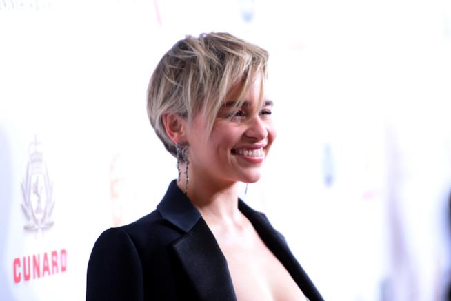 Emilia Clarke ha ottenuto la parte in Game of Thrones facendo il robot Emilia Clarke