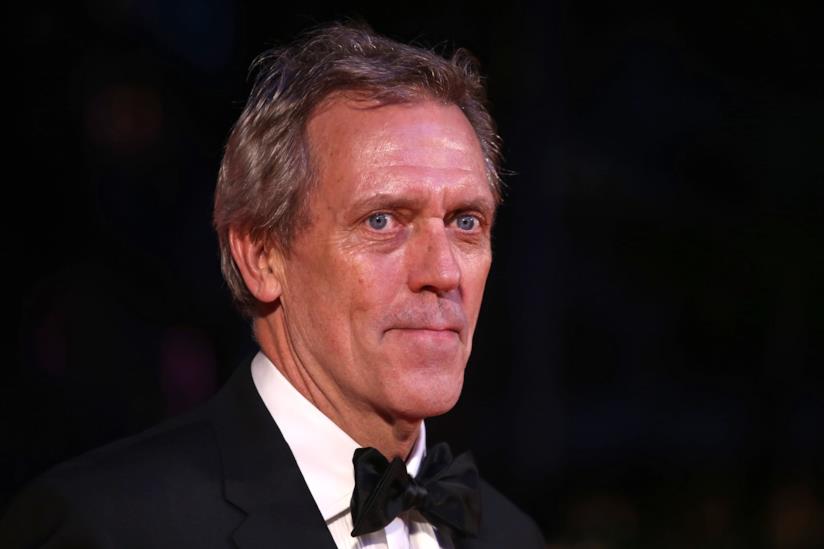Hugh Laurie al lavoro un progetto da Agatha Christie per BBC Un primo piano di Hugh Laurie