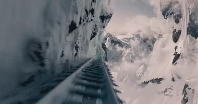 Snowpiercer Il treno contro una valanga in Snowpiercer