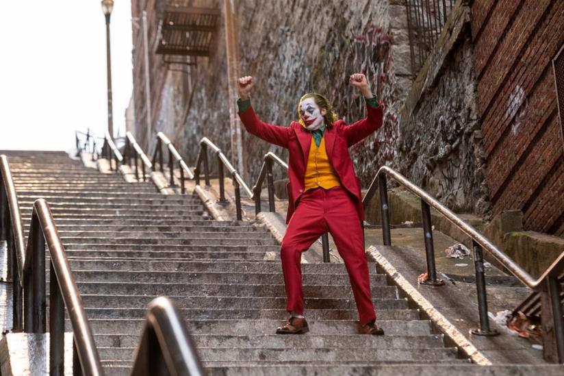 Joker ha ricevuto rating R per i suoi contenuti violenti Un'immagine con protagonista Joker
