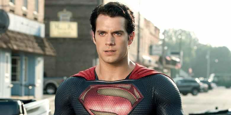 Henry Cavill interpreta Superman Henry Cavill nei panni di Superman