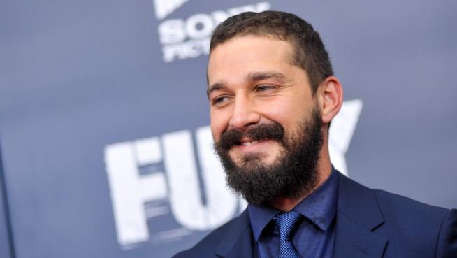 Petizione per Shia LaBeouf in Batman Shia LaBeouf come Red Hood in Batman