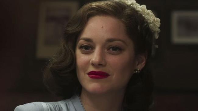 Marion Cotillard in Allied Marion Cotillard nel film Allied