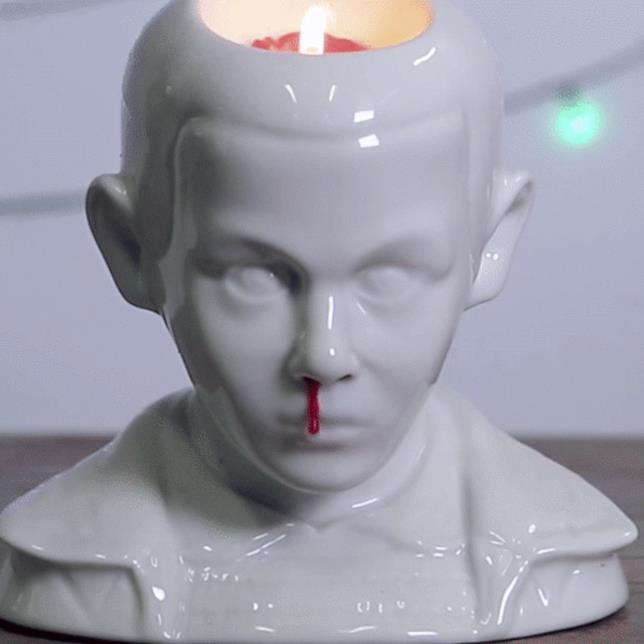 Inquietante più della serie L'effetto del sangue dopo l'accensione della candela