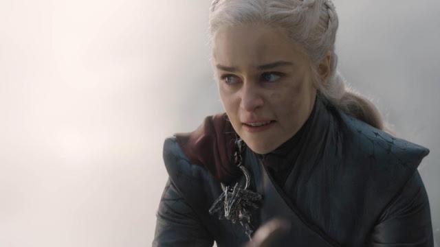 Game of Thrones: la petizione per rifare l'ottava stagione ha quasi raggiunto le 800mila firme Daenerys in un'immagine dall'episodio 8x05 di Game of Thrones