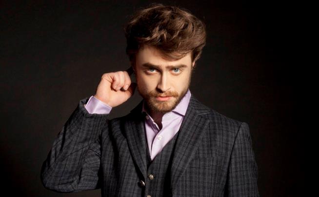 Daniel Radcliffe non ha paura che qualche collega possa essere il nuovo Harry Potter del grande schermo Daniel Radcliffe in un recente photoshoot