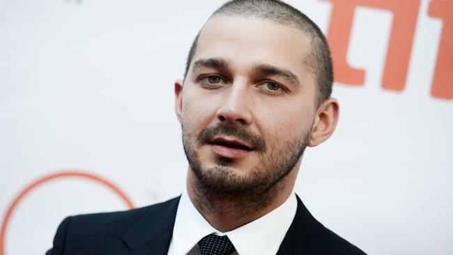 Shia LaBeouf: lite verbale con gli addetti in un locale di Los Angeles Shia LaBeouf