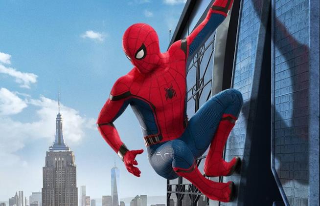 Il logo ufficiale di Spider-Man: Far From Home e il ritorno del costume originale Poster di Spider-Man: Homecoming