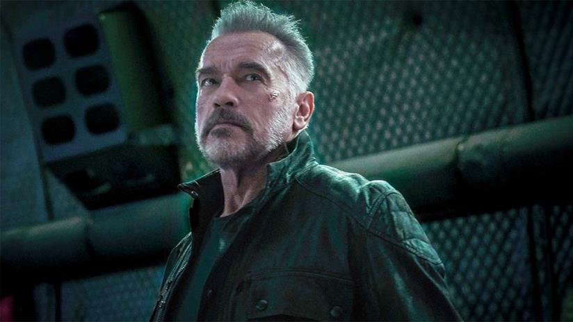 Terminator: Destino Oscuro parte male al Box Office USA: da rivedere i piani per una trilogia? Un'immagine di Arnold Schwarzenegger nei panni del T-800