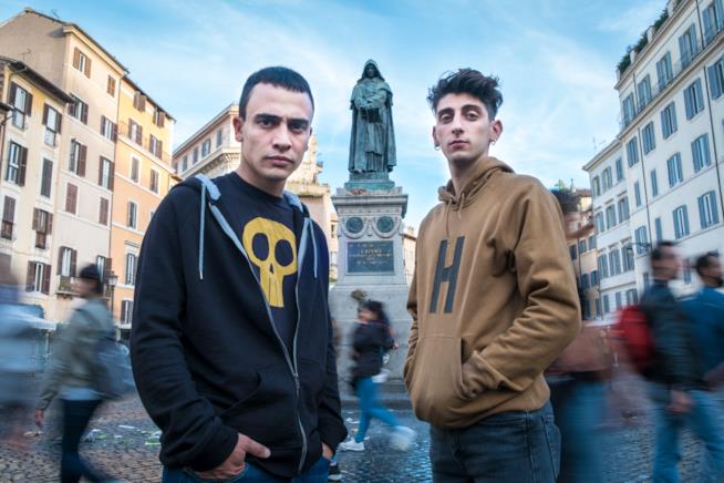 La profezia dell'armadillo, la recensione del film tratto dall'opera di Zerocalcare da Venezia 75 Simone Liberati e Pietro Castellitto
