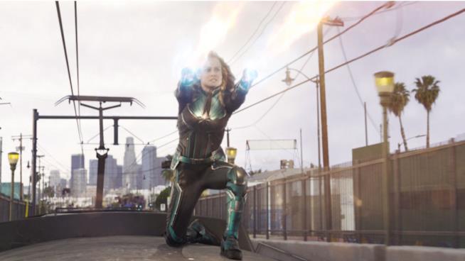 Rotten Tomatoes: il sito cambia per contrastare i troll e le false recensioni Brie Larson è Captain Marvel in una scena del film