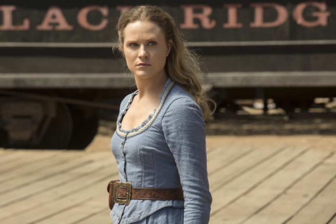 Dolores Abernathy in una scena della prima serie di Westworld La protagonista Dolores Abernathy in una scena della prima serie di Westworld