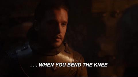 Jon Snow e Daenerys Targaryen Daenerys Targaryen ordina a Jon Snow di inginocchiarsi