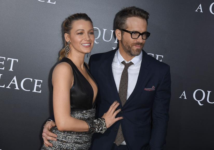 Ryan Reynolds nota la somiglianza tra la versione femminile di Hugh Jackman e Blake Lively Ryan Reynolds e Blake Lively