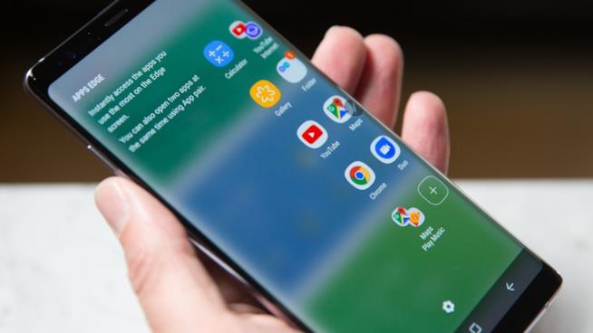 Samsung brevetta un nuovo tipo di schermo infrangibile Schermo indistruttibile di Samsung
