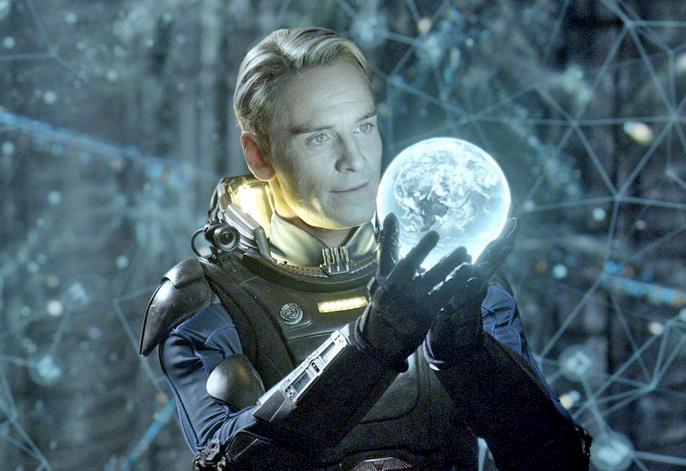 Michael Fassbender in Alien: Covenant Alien: Covenant, il sintetico David interpretato da Michael Fassbender
