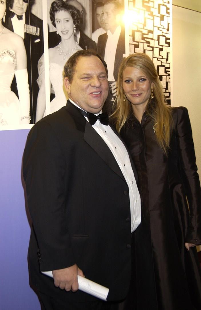 Harvey Weinstein con Gwyneth Paltrow Harvey Weinstein posa a un evento con Gwyneth Paltrow