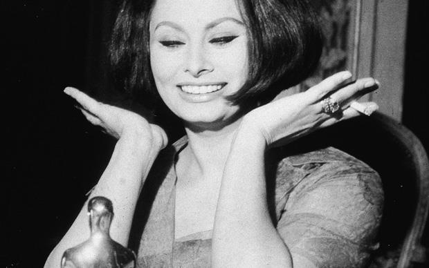 Sophia Loren e l'Oscar come Miglior Attrice Protagonista per "La Ciociara" Sophia Loren e l'Oscar come Miglior Attrice Protagonista per "La Ciociara"