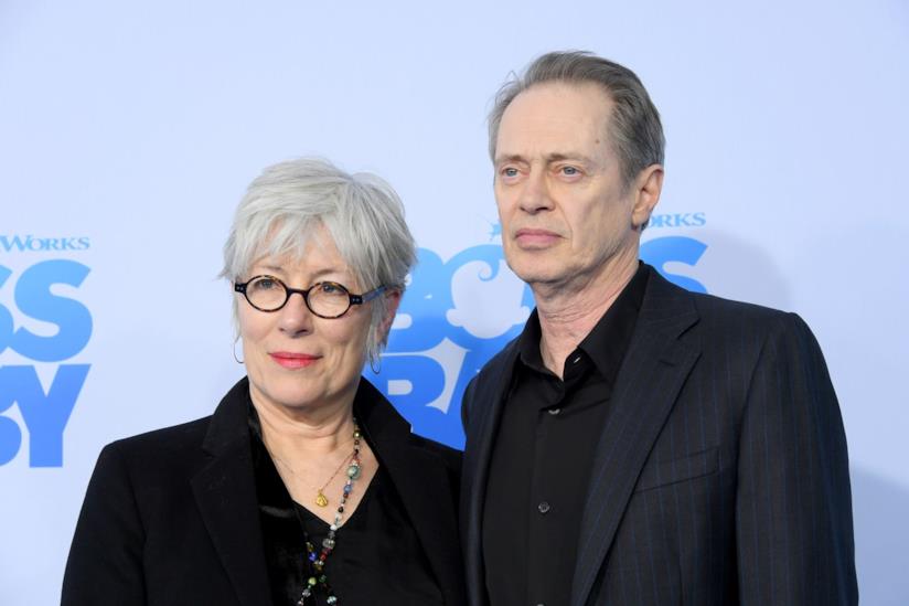 Jo Andres è morta: Steve Buscemi ha perso la moglie dopo 31 anni di matrimonio Jo Andres e Steve Buscemi