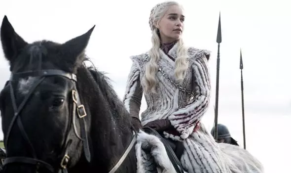 Game of Thrones 8: scatti dal primo episodio Emilia Clarke in Game of Thrones 8