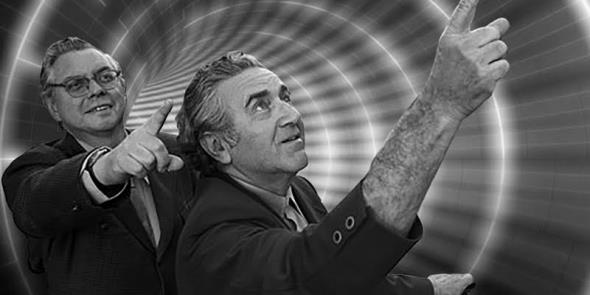 Jerry Siegel (a dx.) e Joe Shuster (a sx.) indicano Superman in volo Mezzibusti di Jerry Siegel e Joe Shuster (dietro con gli occhiali), che indicano il cielo