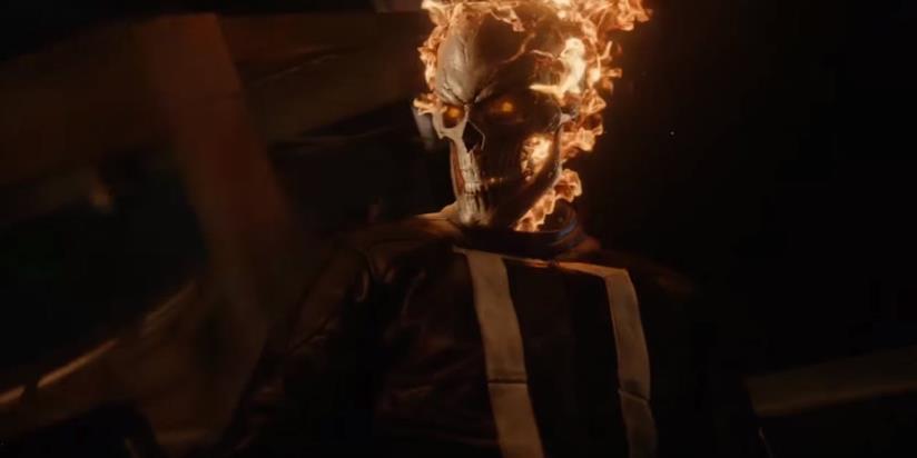 Hulu ferma il progetto della serie TV dedicata a Ghost Rider, mentre Helstrom trova la sua regista Ghost Rider con il teschio infuocato e gli occhi rossi