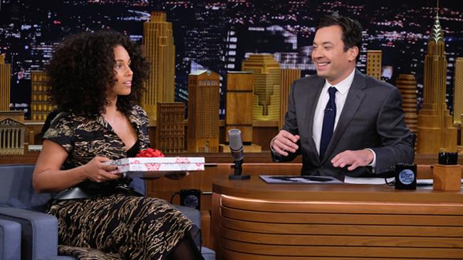 Alicia Keys e Jimmy Fallon Alicia Keys ospite da Jimmy Fallon