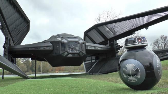 Il TIE Silencer costruito da Furze Il caccia TIE a grandezza naturale ricostruito da Colin Furze