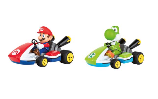 I kart Carrera dedicato a Super Mario e Yoshi Super Mario e Yoshi sfrecciano sui loro kart Carrera