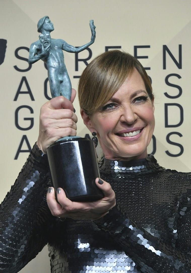 Allison Janney Allison Janney mostra il suo SAG