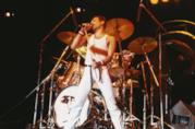 I Queen dal palco ai videogiochi: i titoli con le loro canzoni Freddie Mercury in un'esibizione con i Queen