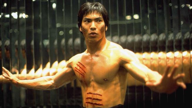 Tutte le citazioni da ricordare del film Dragon - La storia di Bruce Lee Una scena di Dragon - La storia di Bruce Lee