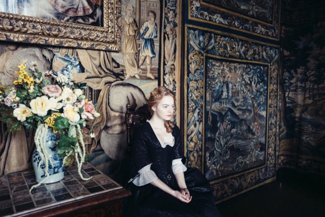 La favorita, la recensione del film in costume con Emma Stone Emma Stone