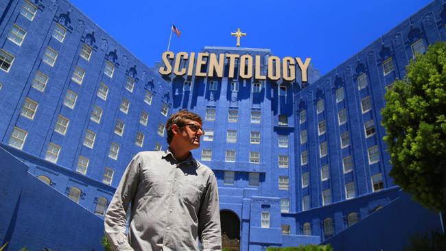 My Scientology Movie, il trailer del documentario del giornalista Louis Theroux My Scientology Movie