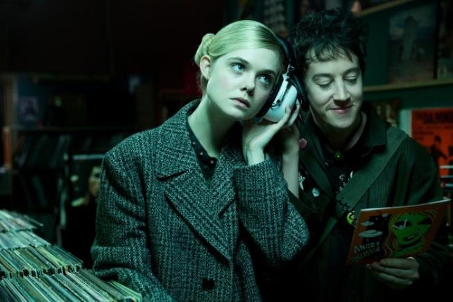 La Ragazza del Punk Innamorato, prossimamente al cinema Elle Fanning e Alex Sharp in una scena da La Ragazza del Punk Innamorato