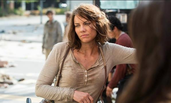 Maggie Greene (Lauren Cohan) sul set di The Walking Dead Maggie Greene nei panni di Lauren Cohan