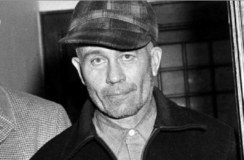 L'assassino Ed Gein che ha ispirato Faccia di Cuoio Ed Gein è l'assassino che ha ispirato molti personaggi di film horror