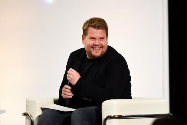 James Corden è tutti noi mentre si allena con Mark Wahlberg alle 4 del mattino James Corden durante la State Of The Entertainment Industry Conference