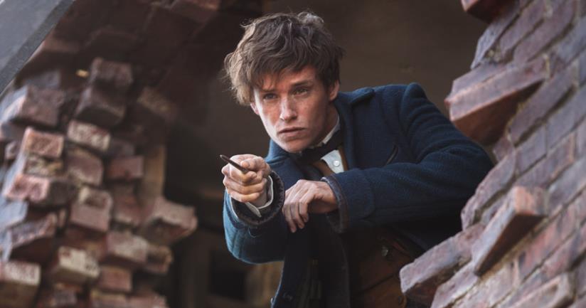 Animali Fantastici 2: Theseus Scamander e un Patronus SPOILER Newt Scamander in Animali Fantastici e Dove Trovarli
