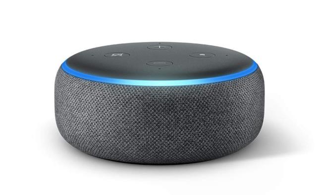 Amazon Echo Dot è uno degli altoparlanti smart del colosso dell'e-commerce Immagine stampa di Amazon Echo Dot
