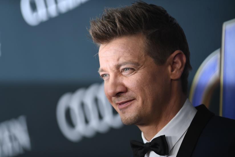 Jeremy Renner potrebbe rilasciare della musica molto presto Jeremy Renner alla premiere di Avengers: Endgame a Los Angeles