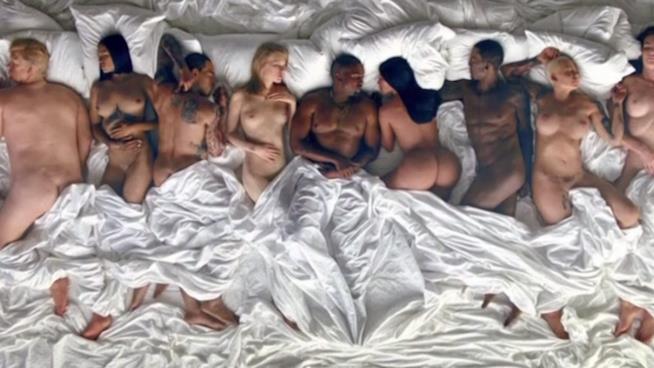 Kanye West mette a nudo le celebrities nel video di Famous Immagine tratta dal video Famous di Kanye West