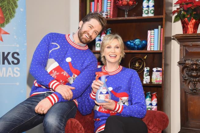 Matthew Morrison e Jane Lynch Matthew Morrison e Jane Lynch riuniti per una pubblicità di Natale