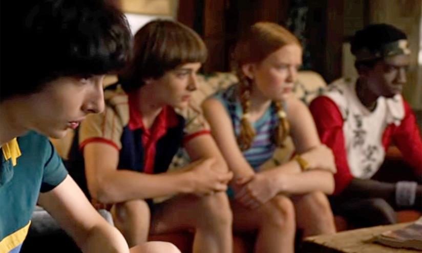Stranger Things 4, una foto e un teaser alimentano alcune teorie Mike Wheeler e i suoi amici