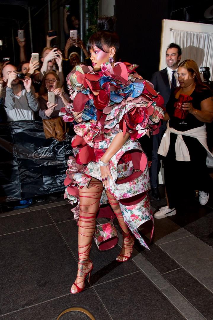 Rihanna al MET Gala 2017 Rihanna e il look MET Gala 2017