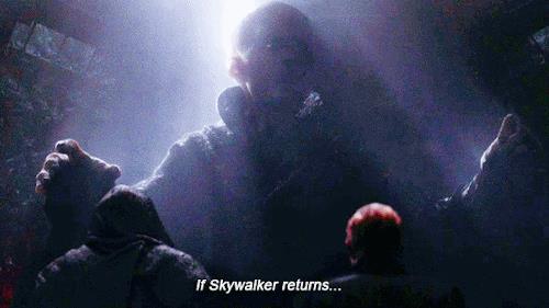 Snoke è imparentato con Anakin? GIF di Snoke in Star Wars 7